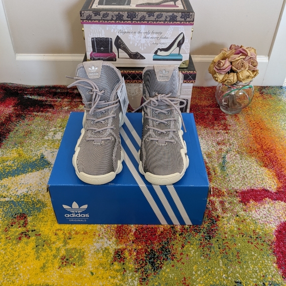 Adidas shoe - Picture 3 of 7